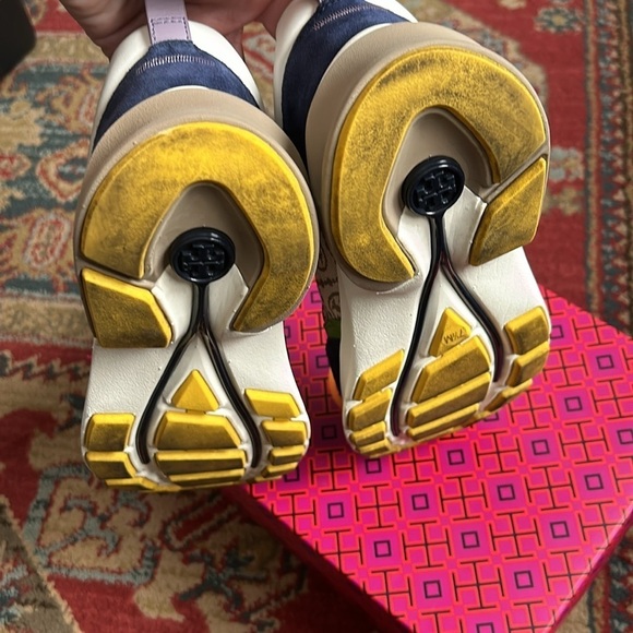 Tory Burch T Monogram Good Luck Trainer - Picture 14 of 16